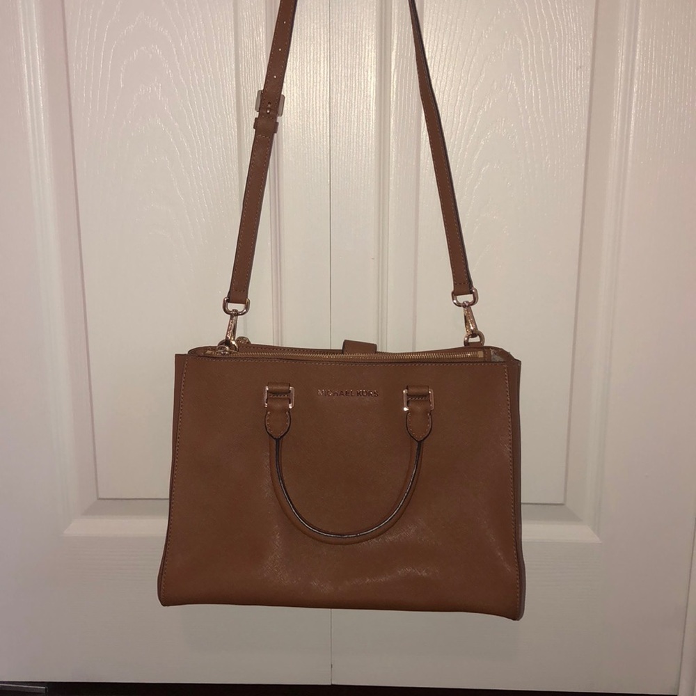 ⭐️ Michael Kors purse ⭐️